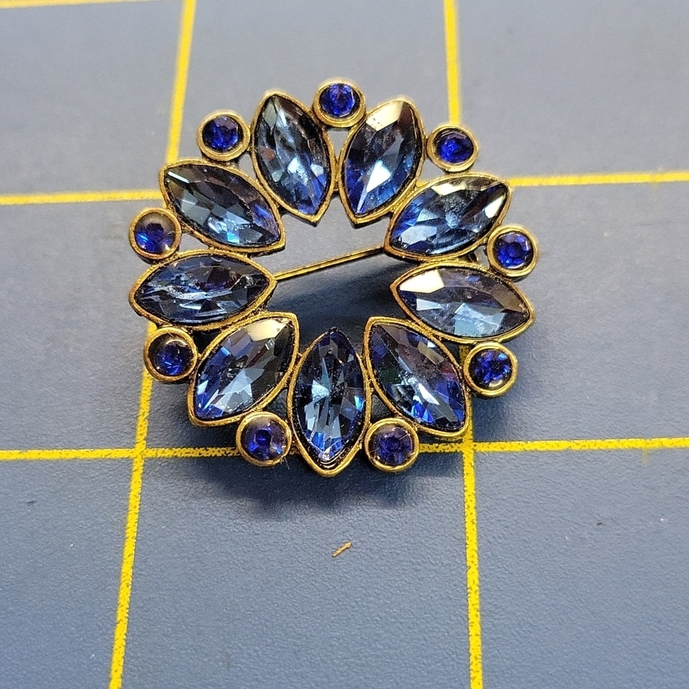 Antique Colored Rhinestone Style Brooch 1.25" Pin